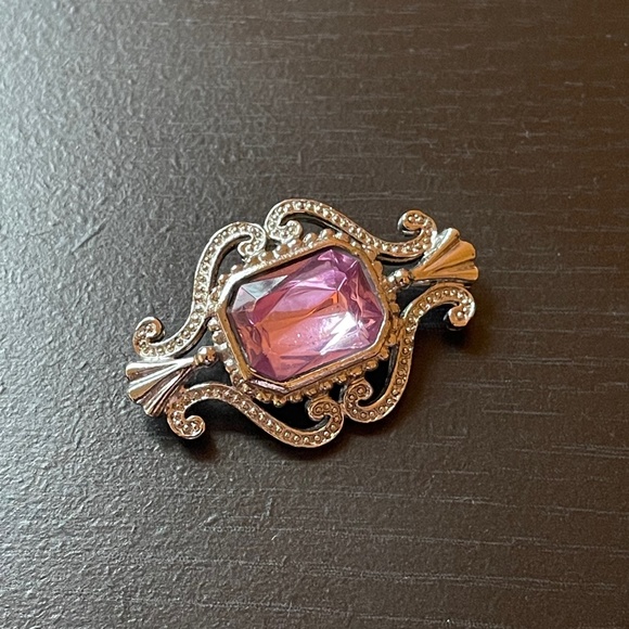 Jewelry - Brooch with Pink Stone